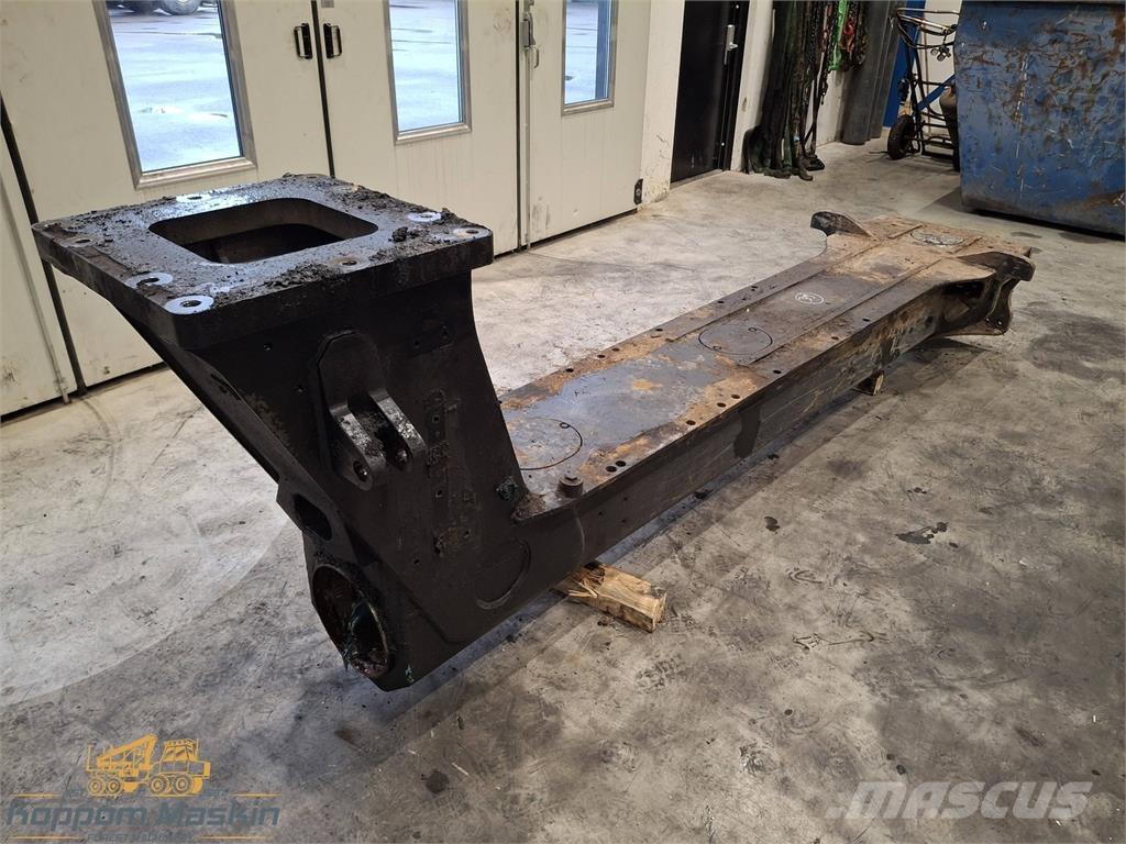 Komatsu 845 Druge komponente