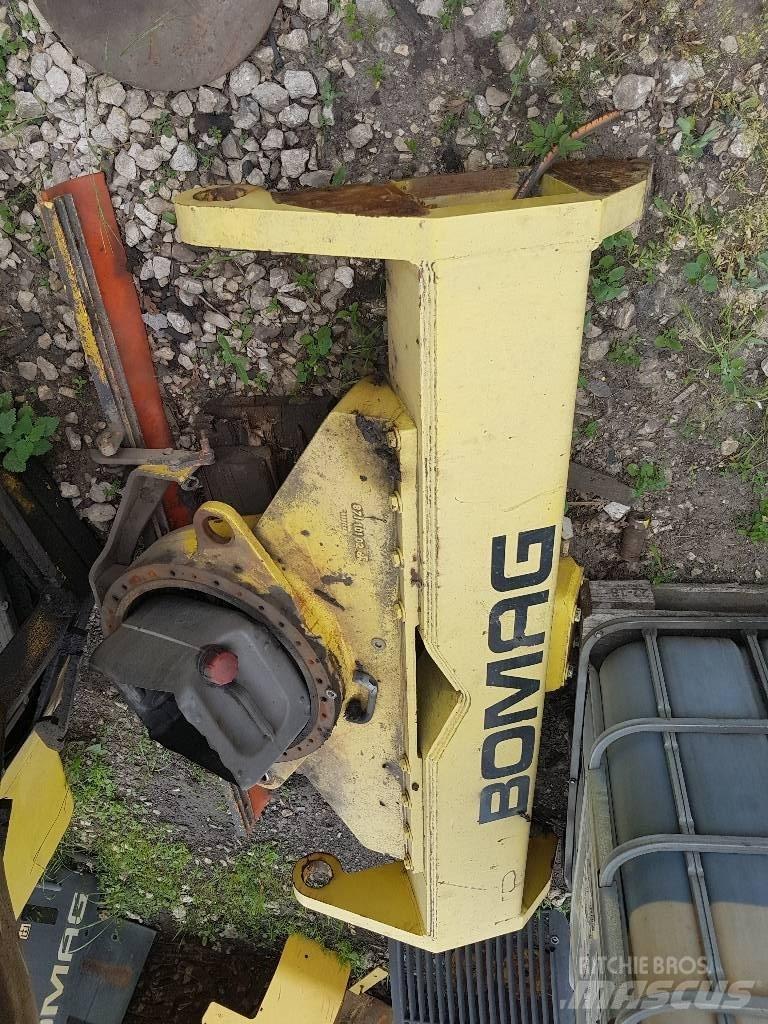 Bomag BW 184 AD Podvozje in vzmetenje
