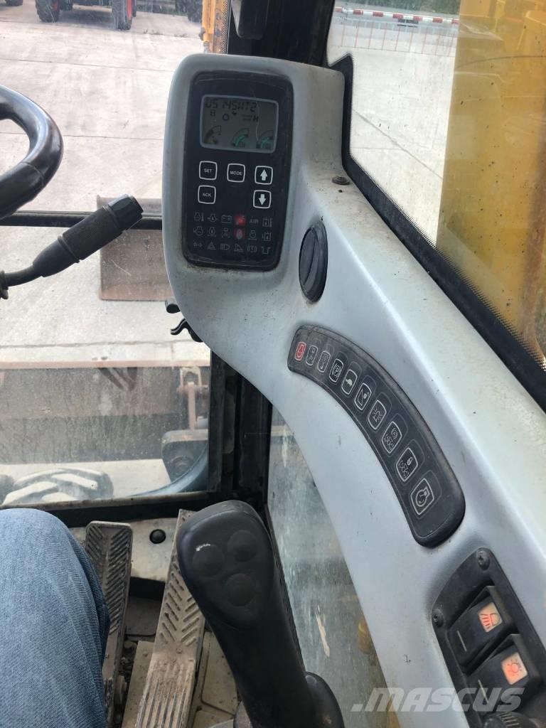 JCB JS145W Bagri na kolesih