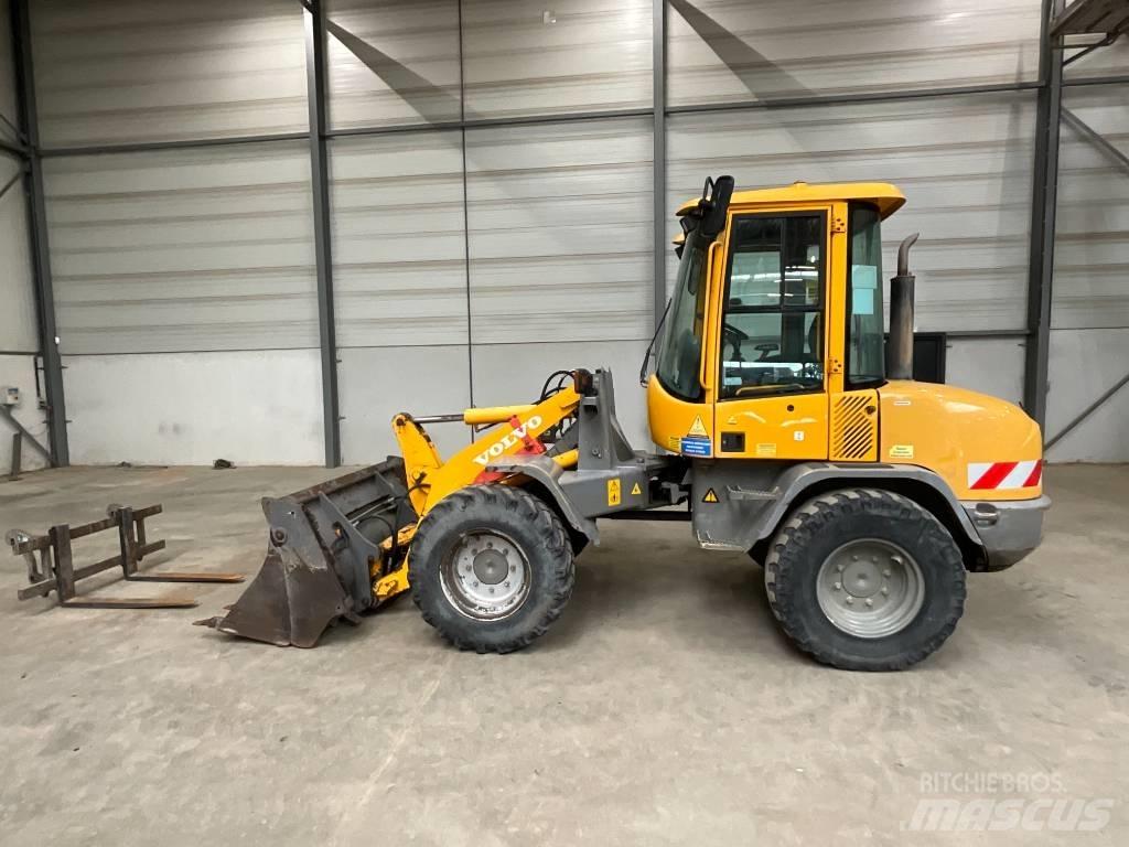 Volvo L 30 B-Z/X Kolesni nakladalci