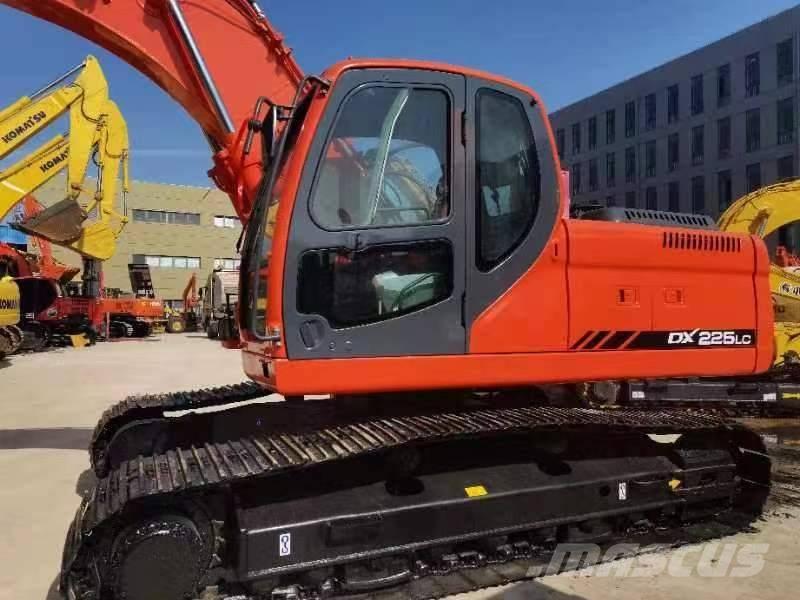 Doosan DX 225 Bagri goseničarji