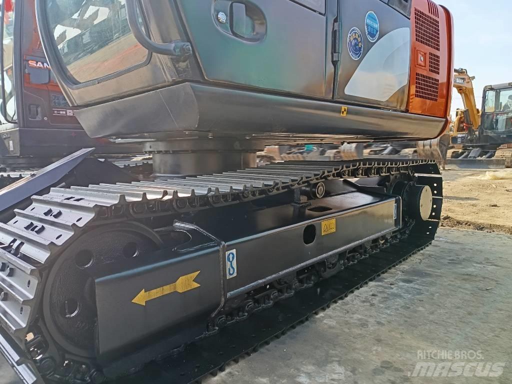 Hitachi ZX 70 Midi bagri 7t – 12t