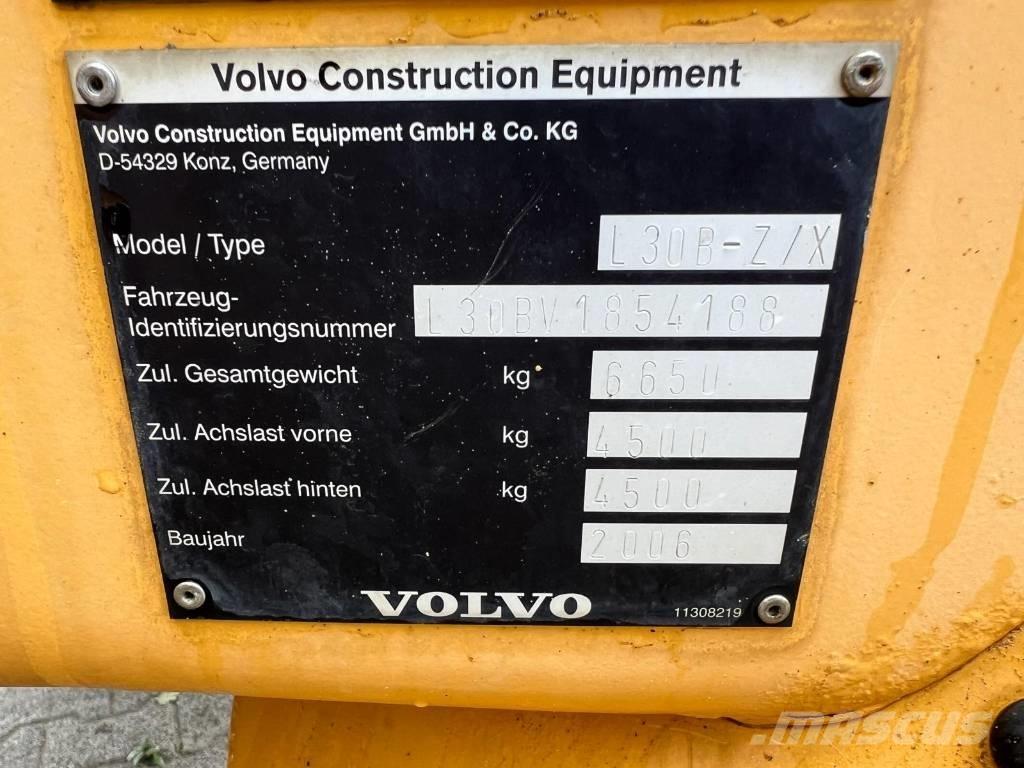Volvo L 30 B Kolesni nakladalci