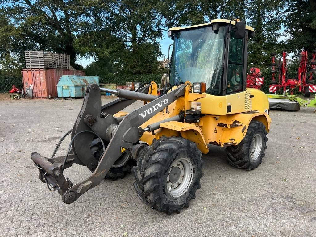 Volvo L 30 B Kolesni nakladalci