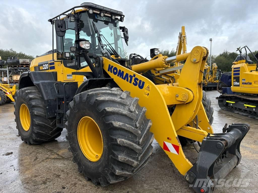 Komatsu WA320-8 Kolesni nakladalci