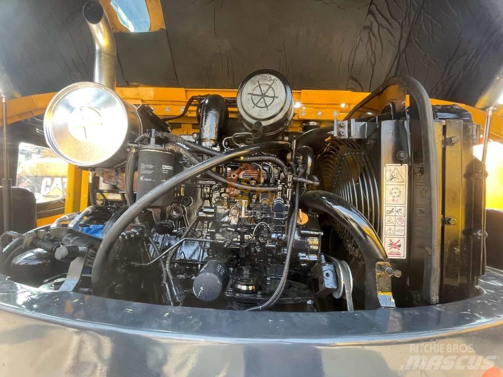 Hyundai 60w-9 Bagri na kolesih