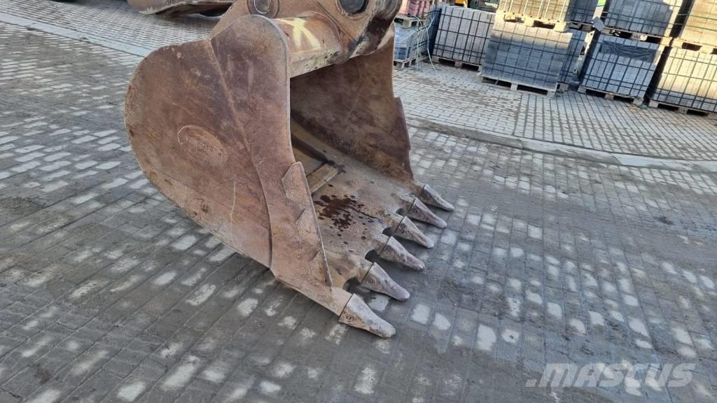 Komatsu PC 210 LC Bagri goseničarji