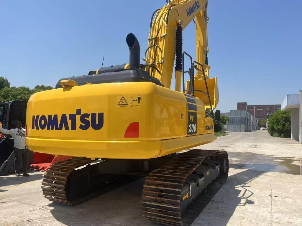 Komatsu PC 200 Bagri goseničarji