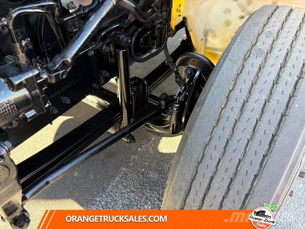 Hino 268 Tovornjaki zabojniki