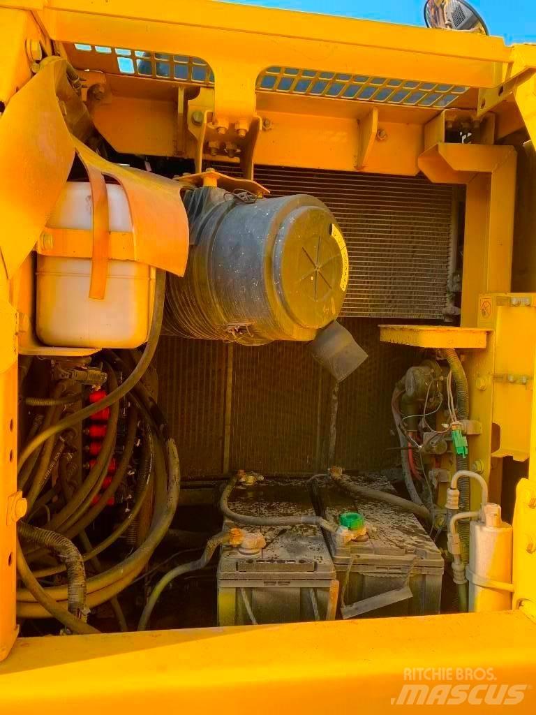 Komatsu PC 130 Bagri goseničarji