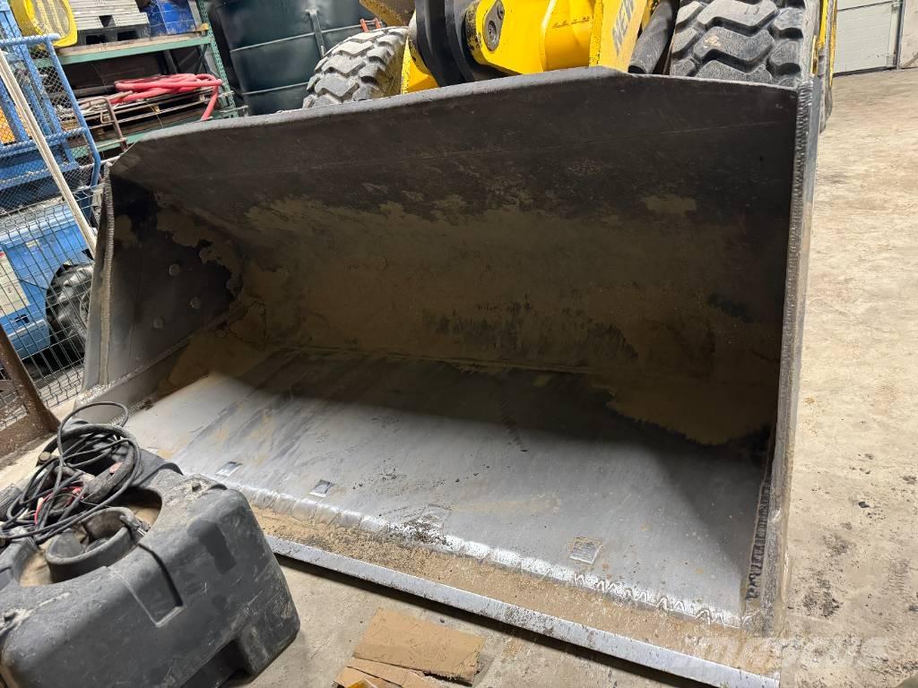 New Holland W 190 B Kolesni nakladalci