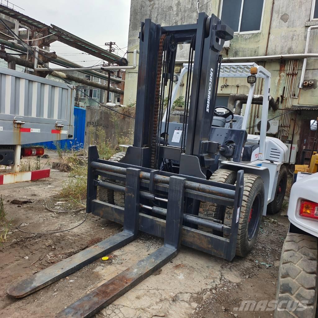 TCM FD 100 Dizelski viličarji