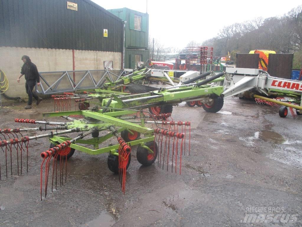 CLAAS Liner 3000 Obračalniki in zgrabljalniki