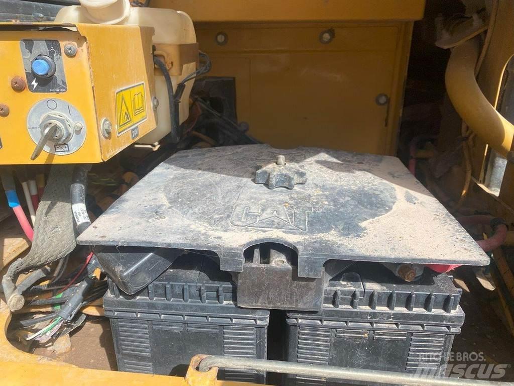 CAT 324 D NVT Bagri goseničarji