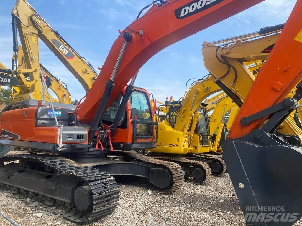 Doosan DX300LC-9C Bagri goseničarji