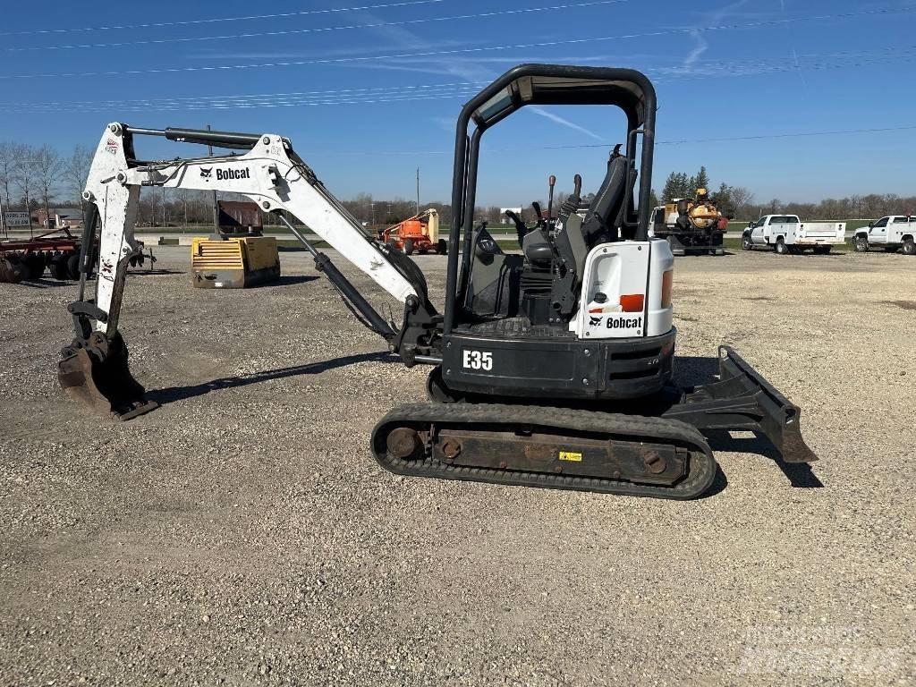 Bobcat E35 Mini bagri <7t