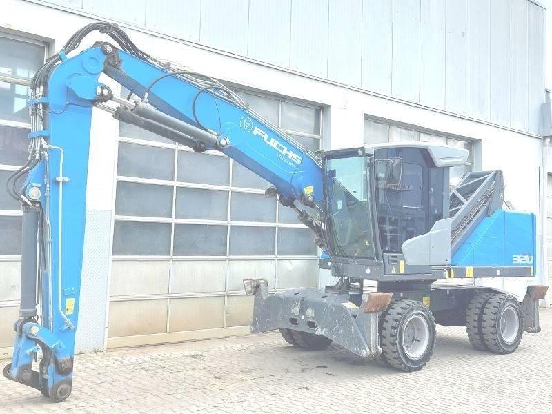Fuchs MHL 320 F Bagri za prekladanje primarnih/sekundarnih surovin