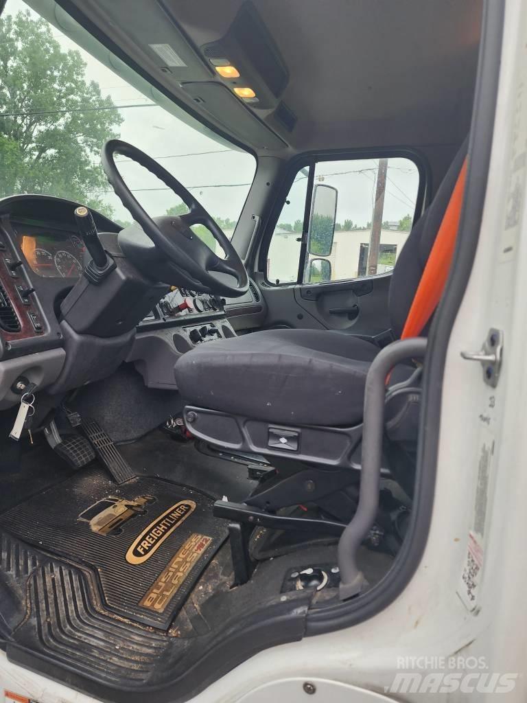 Freightliner M2 Vlačilci