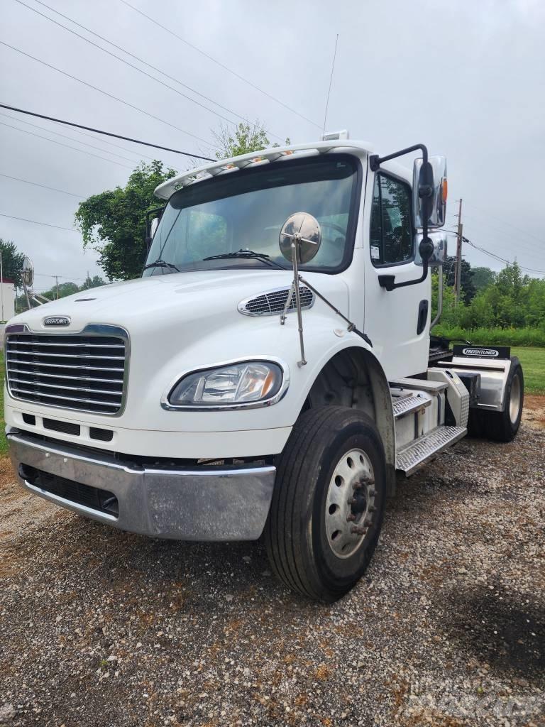 Freightliner M2 Vlačilci