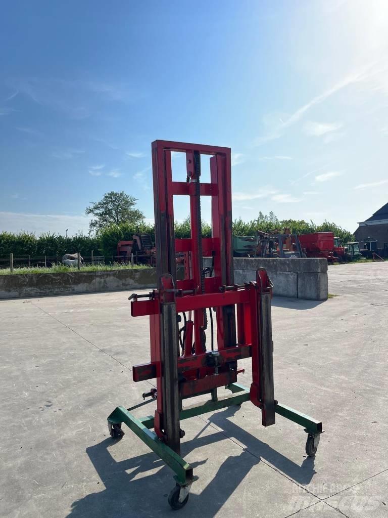Wifo H1600/240 Čelni nakladalci in kopači