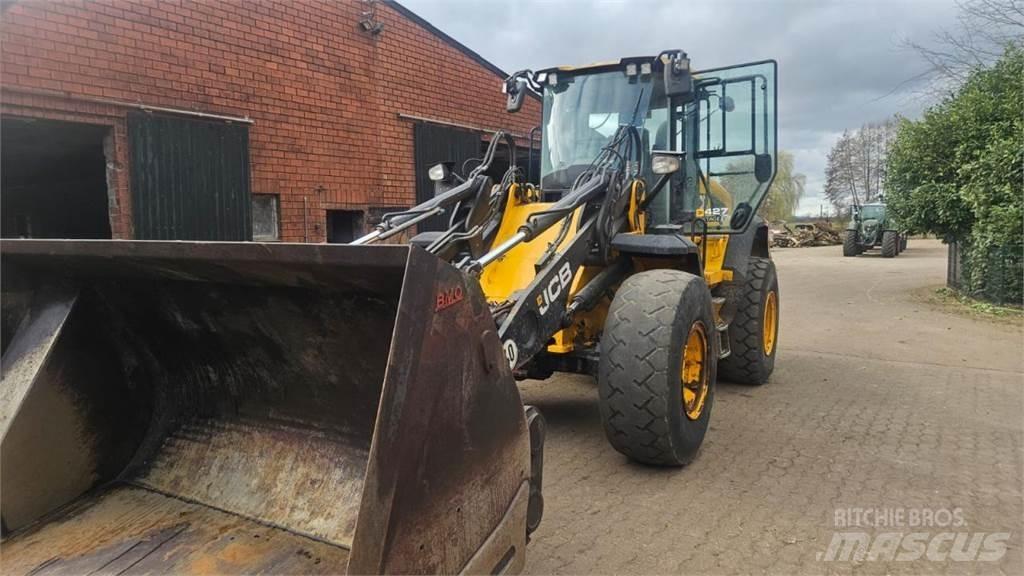 JCB 427 agri Kolesni nakladalci