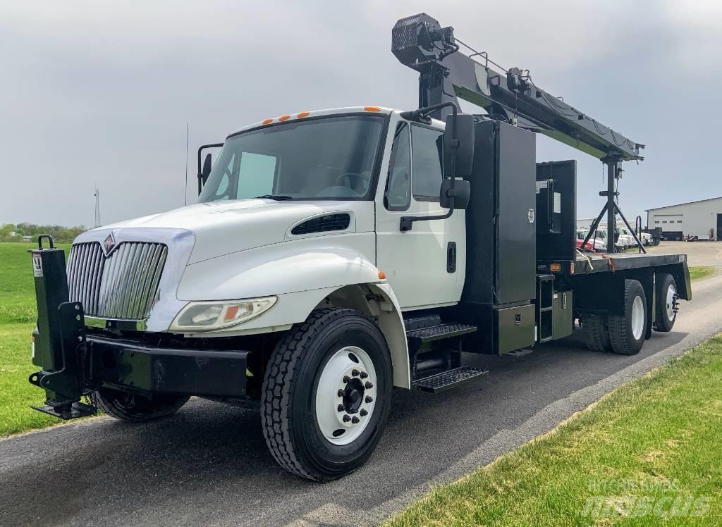 National Crane 400B Dvigala na gosenicah