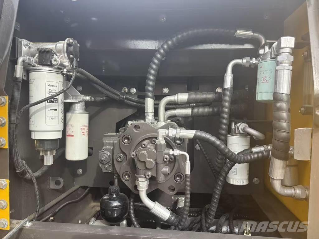 Volvo EC 240 Bagri goseničarji