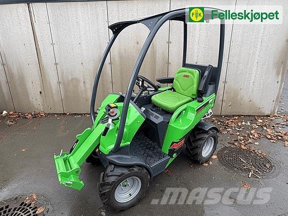 Avant 220 Skid steer mini nakladalci