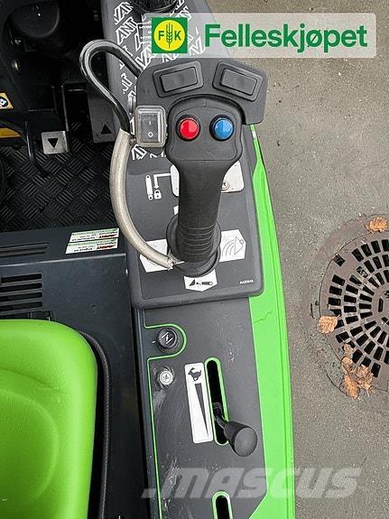 Avant 220 Skid steer mini nakladalci