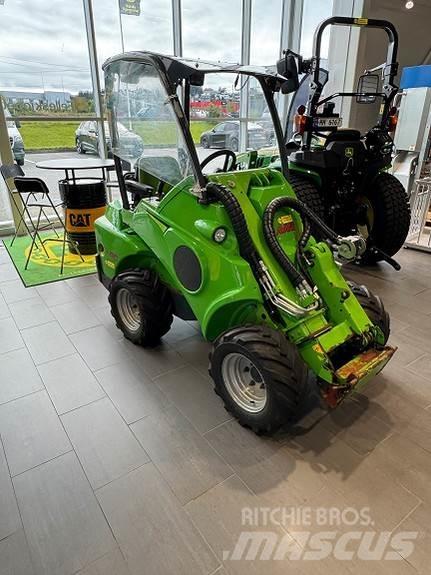 Avant 520 Skid steer mini nakladalci