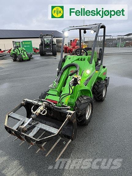 Avant 520 Skid steer mini nakladalci