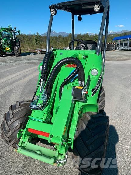 Avant 635i Skid steer mini nakladalci