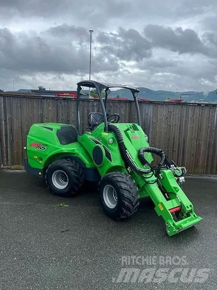 Avant 755i Skid steer mini nakladalci