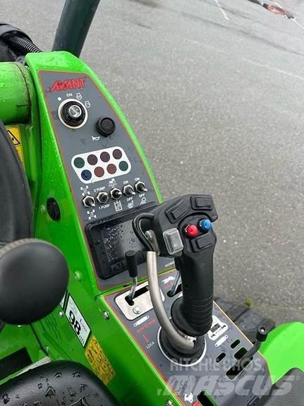Avant 755i Skid steer mini nakladalci