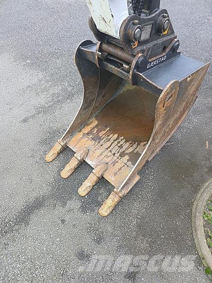Bobcat E27z Mini bagri <7t