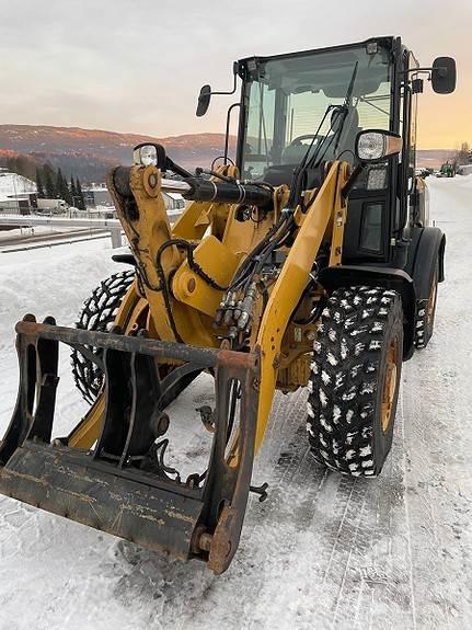 CAT 906hl Kolesni nakladalci