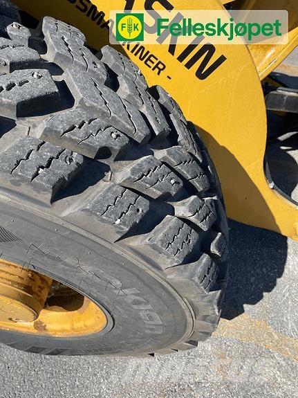 CAT 906hl Kolesni nakladalci