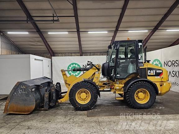 CAT 908M Kolesni nakladalci