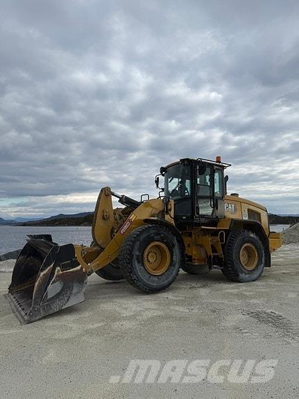 CAT 930M Kolesni nakladalci