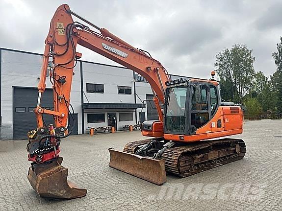 Doosan DX140LC Bagri goseničarji