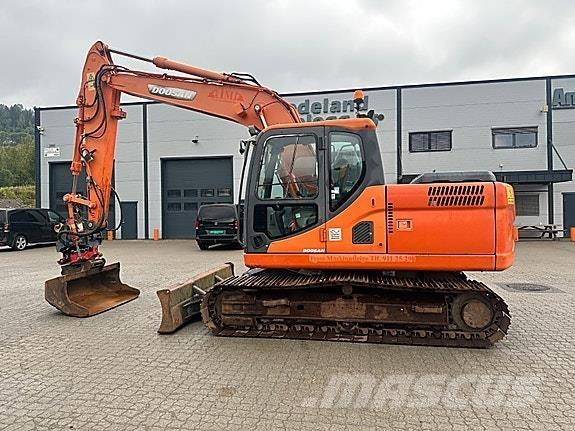 Doosan DX140LC Bagri goseničarji