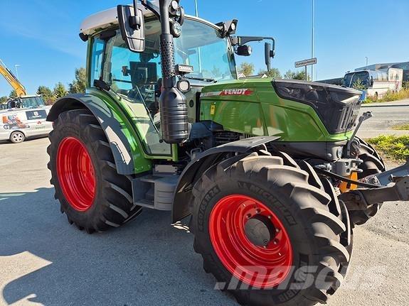 Fendt 211 Traktorji
