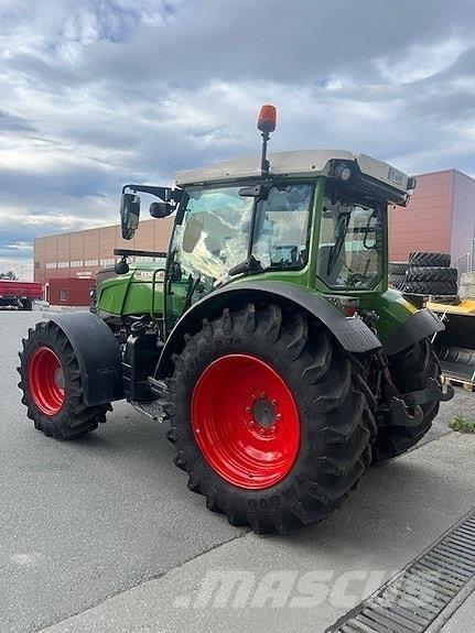 Fendt 211 Traktorji