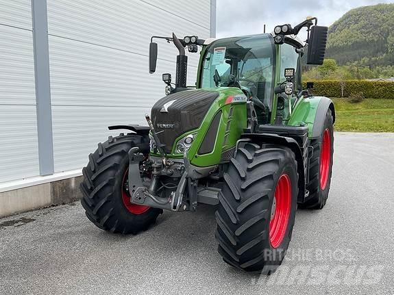 Fendt 718 Traktorji