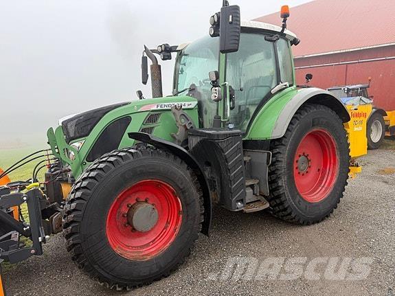 Fendt 724 Traktorji