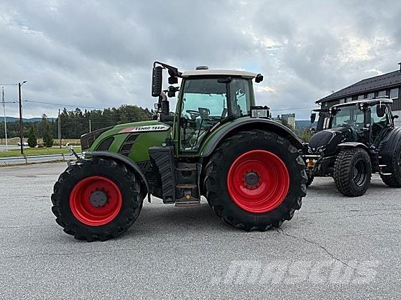 Fendt 724 VARIO Traktorji