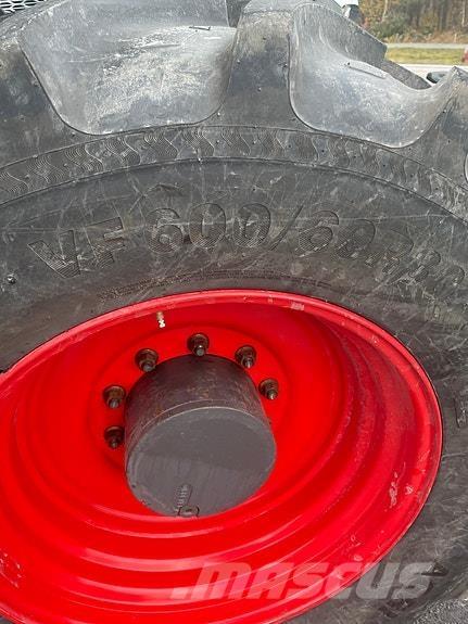 Fendt 828 Vario Traktorji