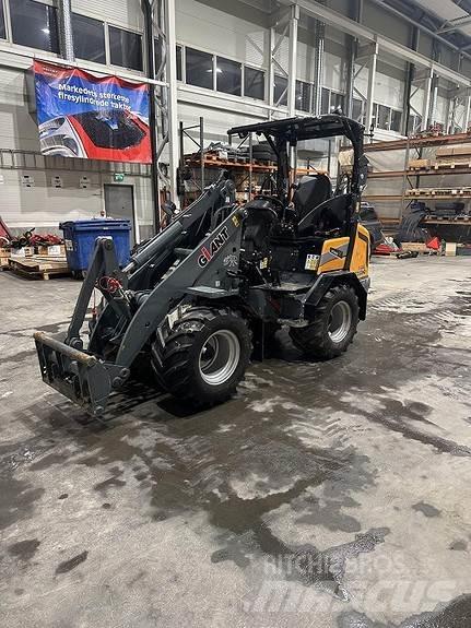 GiANT G2500HD+ Skid steer mini nakladalci
