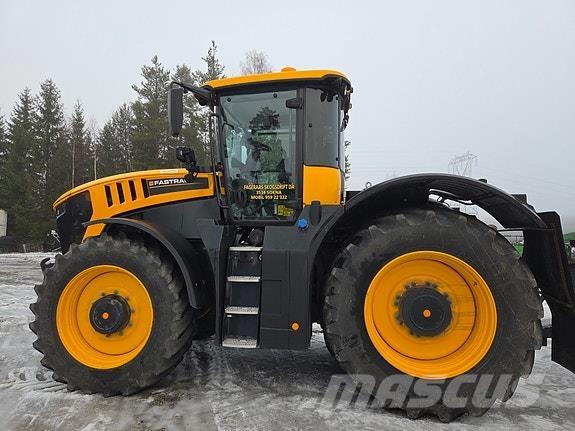 JCB Fastrac 8330 Traktorji