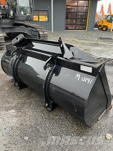 JCB med BM Gume, kolesa in platišča